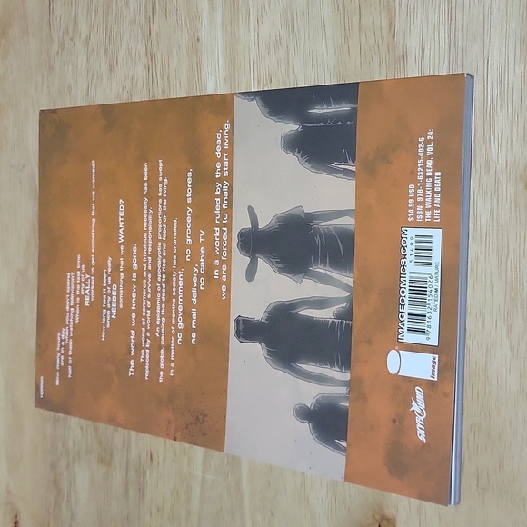 The Walking Dead Volume 24 - Picture 2 of 3